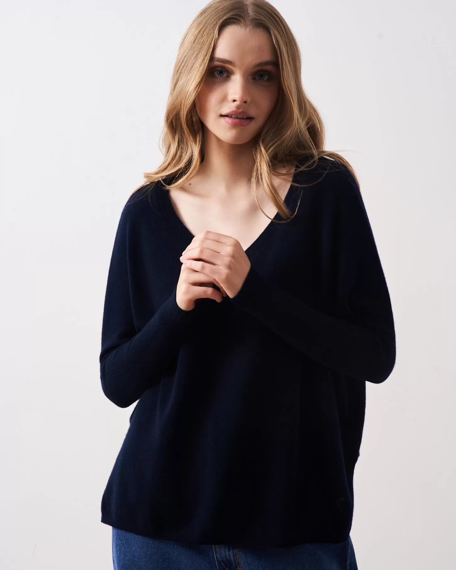 Col V | 100% Cachemire>Absolut Cashmere Camille. Bleu Marine