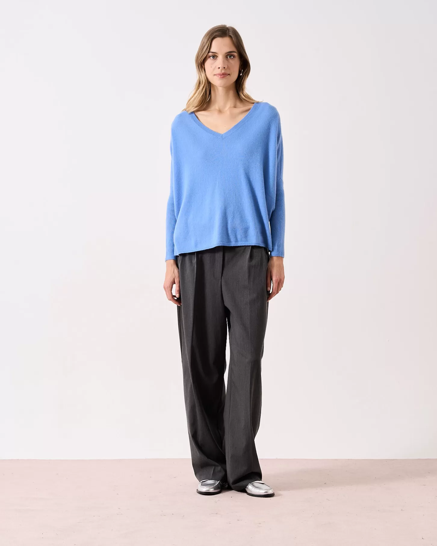 Col V | Ponchos>Absolut Cashmere Camille. Cornflower