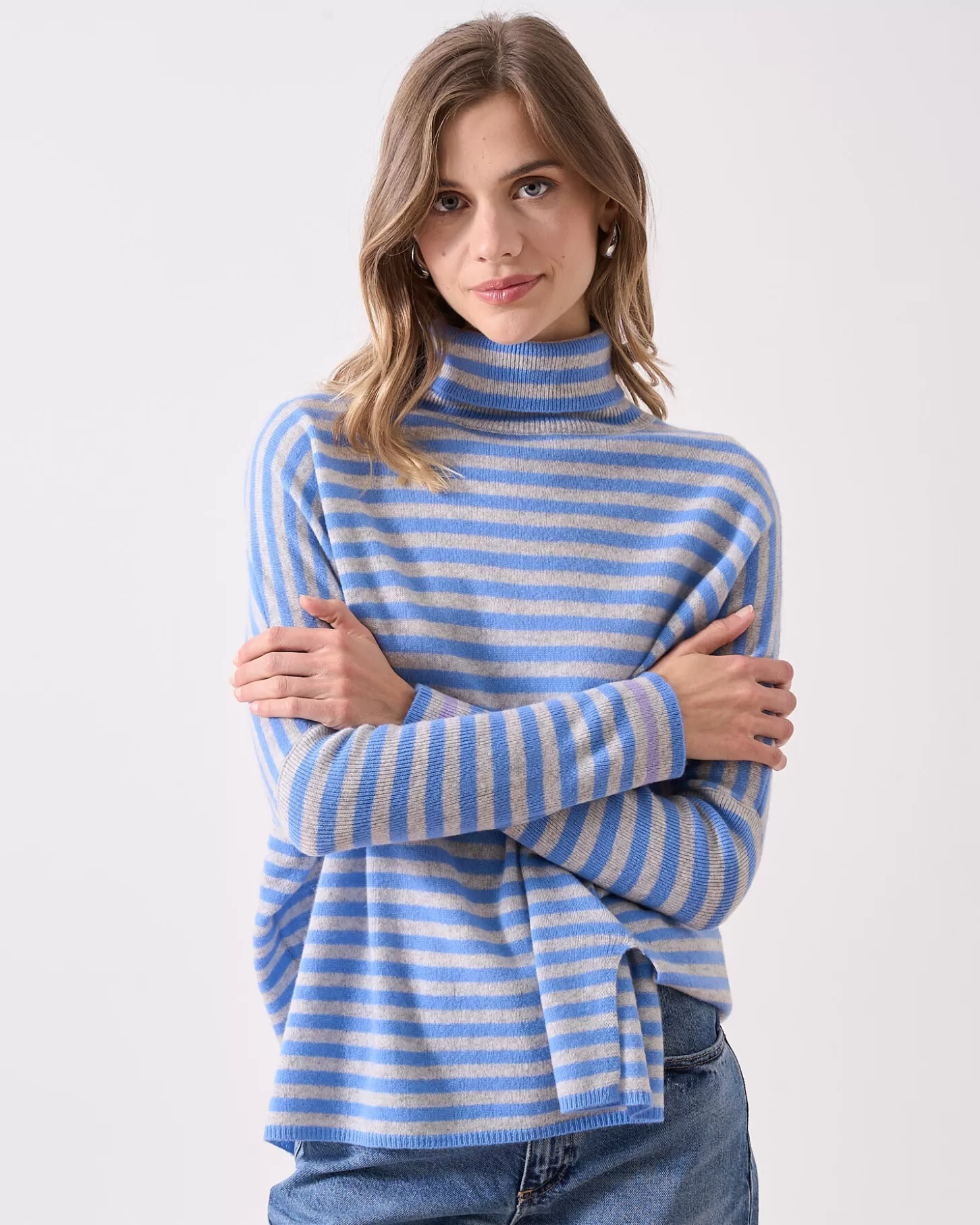 Col Roulé | Ponchos>Absolut Cashmere Joanna. Cornflower