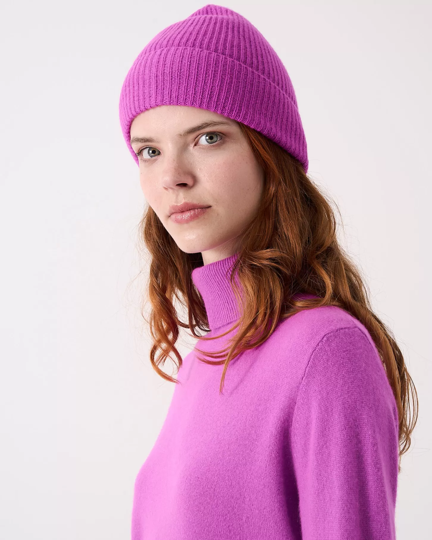 Bonnets & Cagoules | 100% Cachemire>Absolut Cashmere Maeve. VIOLET FLUO